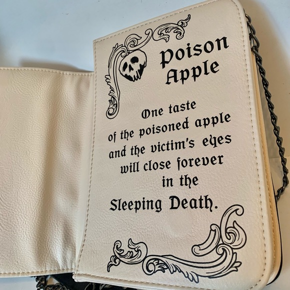 Rare Disney Snow White Evil Queen Book Purse - Picture 2 of 9